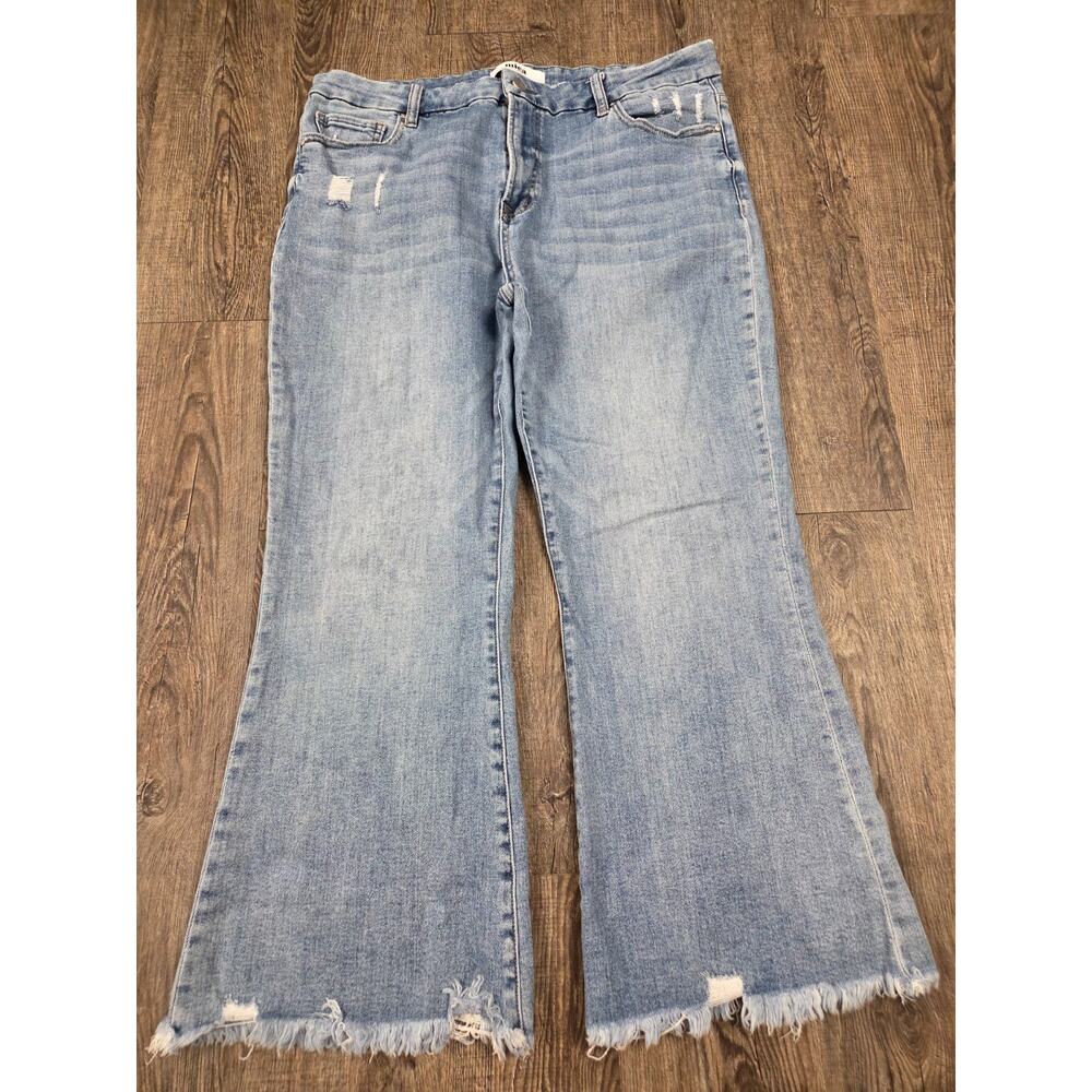 Mica Crop Flare Sharkbite Detail MDP-F149 Light Wash Jeans Stretch Plus 16W